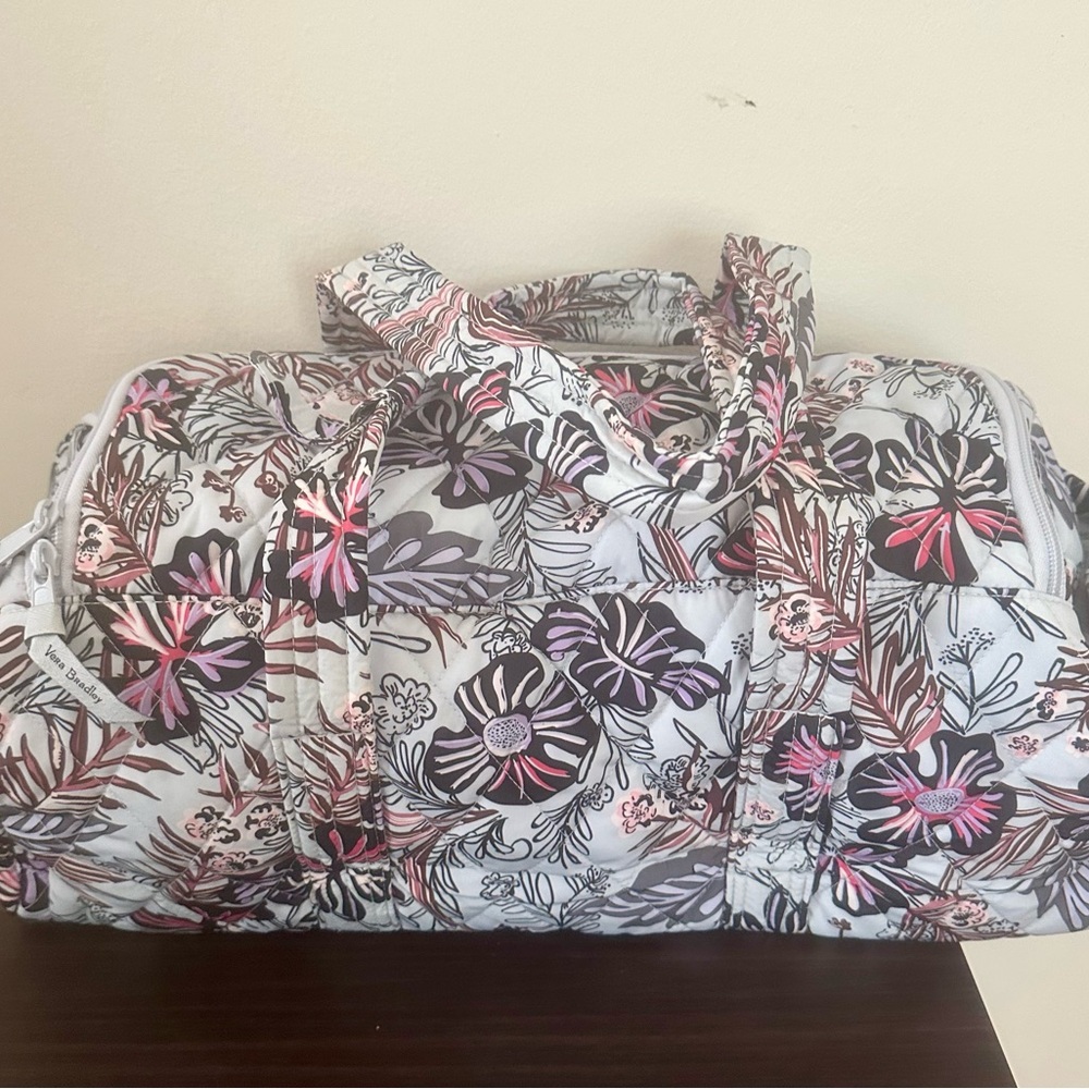 Vera Bradley duffle bag - Picture 4 of 10